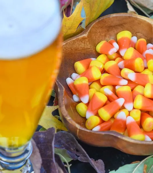 Candy Corn Cream Ale-vel párosítva' title='Maradt Halloween cukorka és sör párosítás