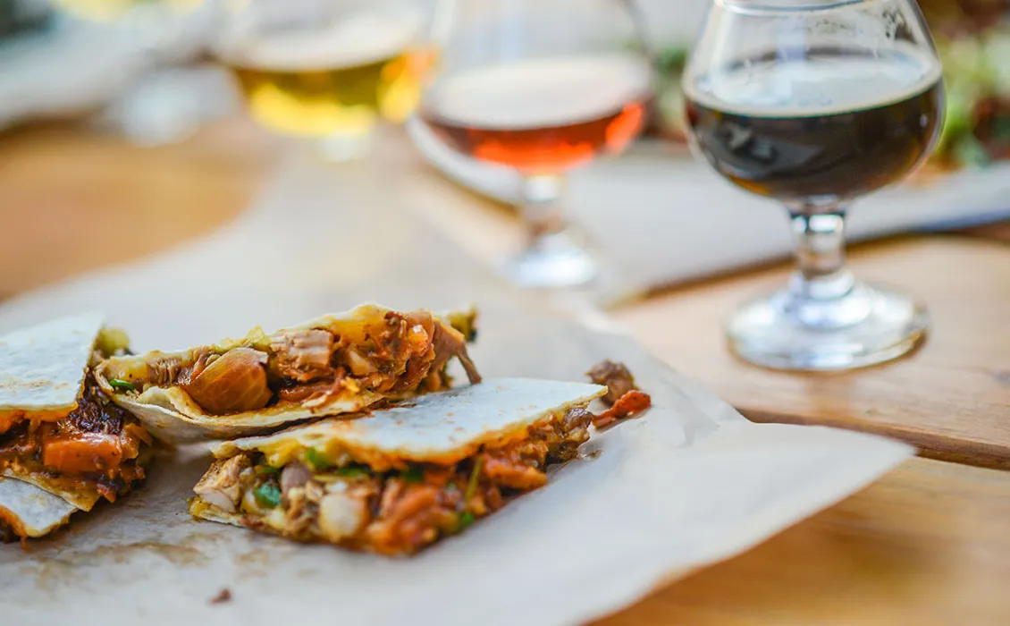 수제 맥주 양조업자를 놀라게 할 맥주와 음식 조합 10가지