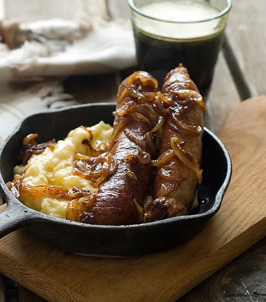 Öl och korv: Länkat av tradition