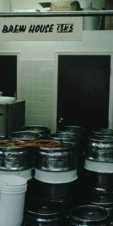 Jack MacAuliffe öppnar New Albion Brewing i Kalifornien' title='Öl historia