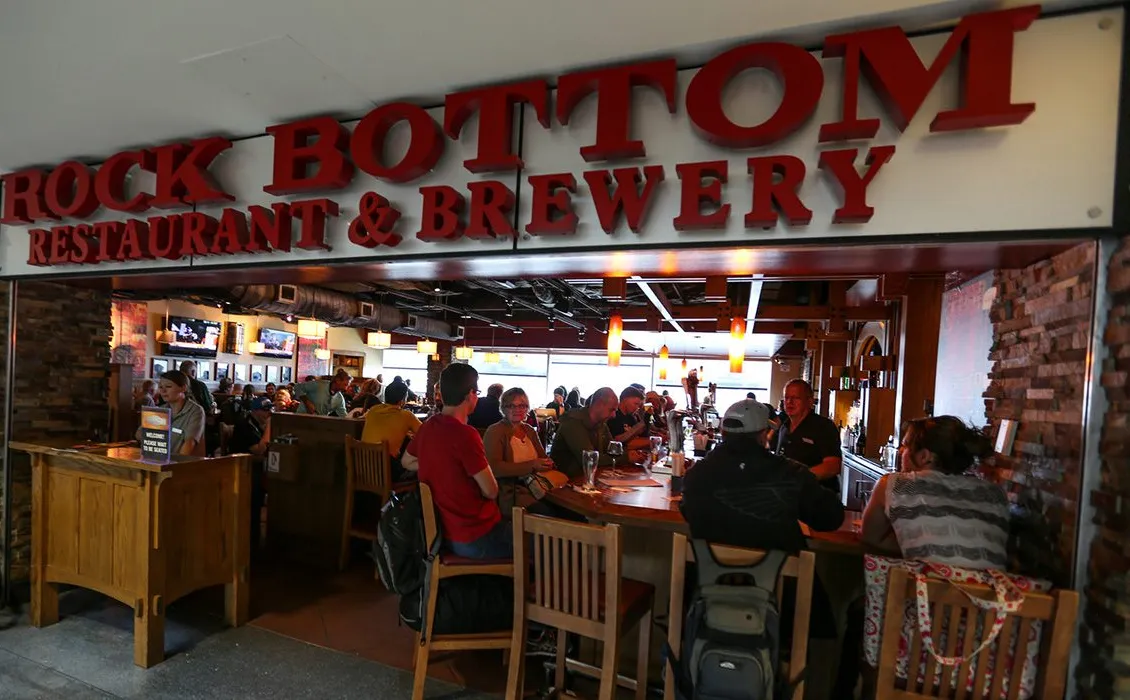 denverin kansainvälisen lentokentän olut' title='Oluen ystävän opas Denverin kansainväliselle lentokentälle