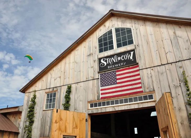 壮大な秋のロードトリップ：人里離れたニューイングランドのビール醸造所' title='壮大な秋のロードトリップ：人里離れたニューイングランドのビール醸造所