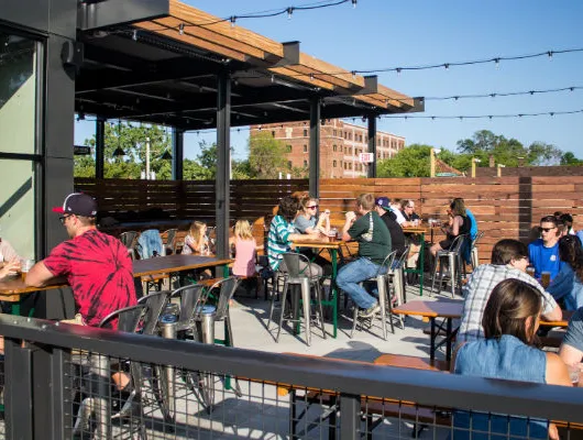 De superbes toits de brasserie offrant des bières avec vue' title='De superbes toits de brasserie offrant des bières avec vue