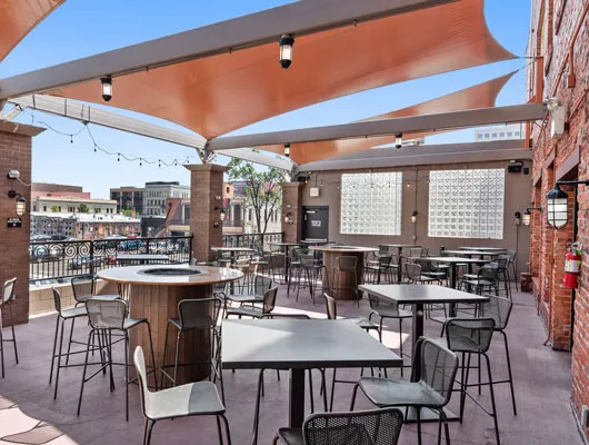 Brasserie Phantom Canyon' title='De superbes toits de brasserie offrant des bières avec vue