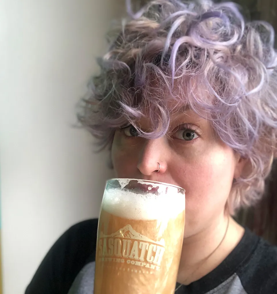 bière pailletée' title='La bière scintillante scintille comme tendance de la bière artisanale du printemps