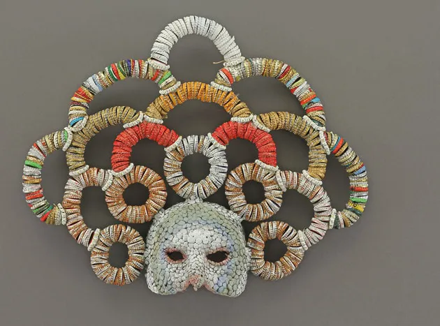 Lucien Shapiro' title='9 kunstnere som bruker øl til å lage kunst