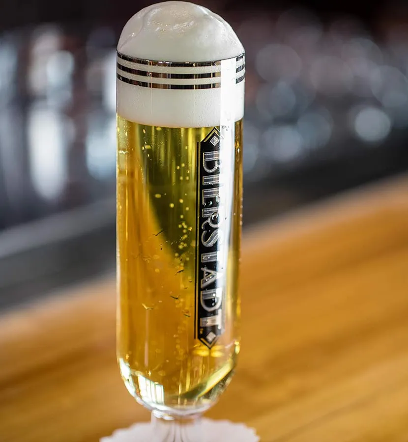 Bierstadt Lagerhaus slow pour pils' title='12 hantverksöl som smakar ... Öl!