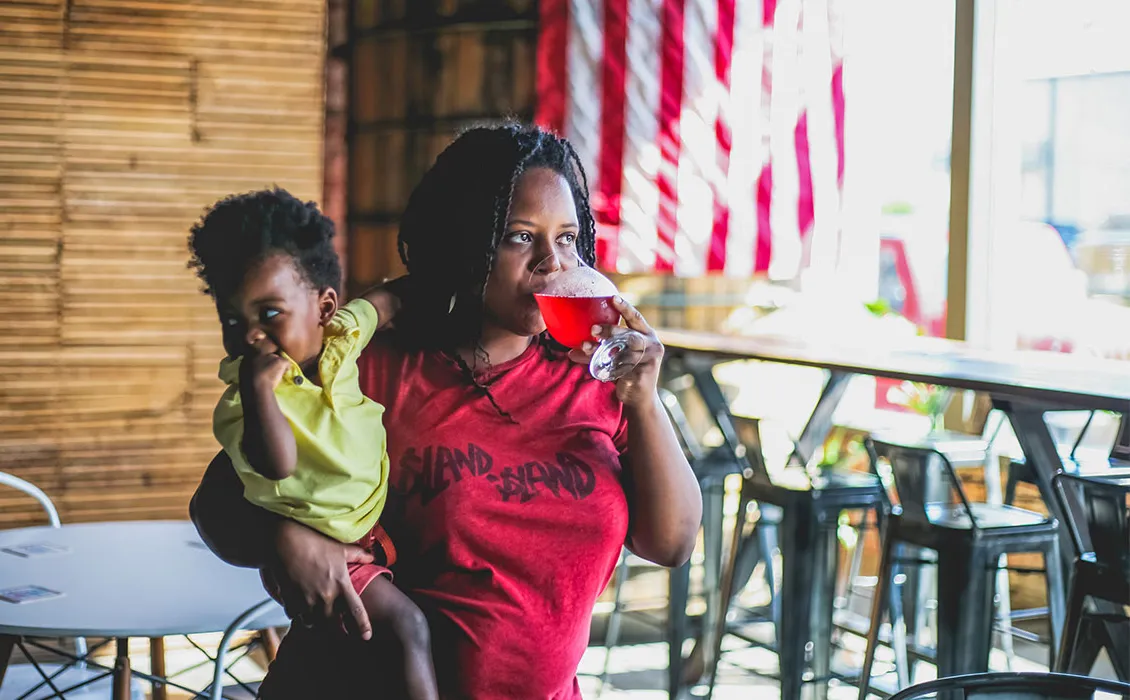 Vanhemmuus Beerissä' title='Käsityöyhteisö ja lapset: vanhemmuuden tila amerikkalaisessa olutteollisuudessa