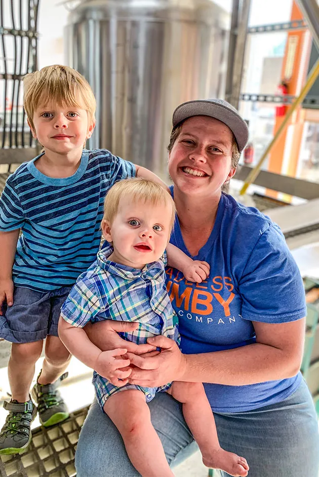 Vanhemmuus Beerissä' title='Käsityöyhteisö ja lapset: vanhemmuuden tila amerikkalaisessa olutteollisuudessa