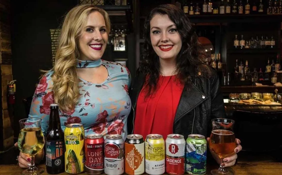 Caroline King és Ashley Powers Bitch Beer podcast alapítói' title='A nők virágoznak az atlantai kézműves sörben