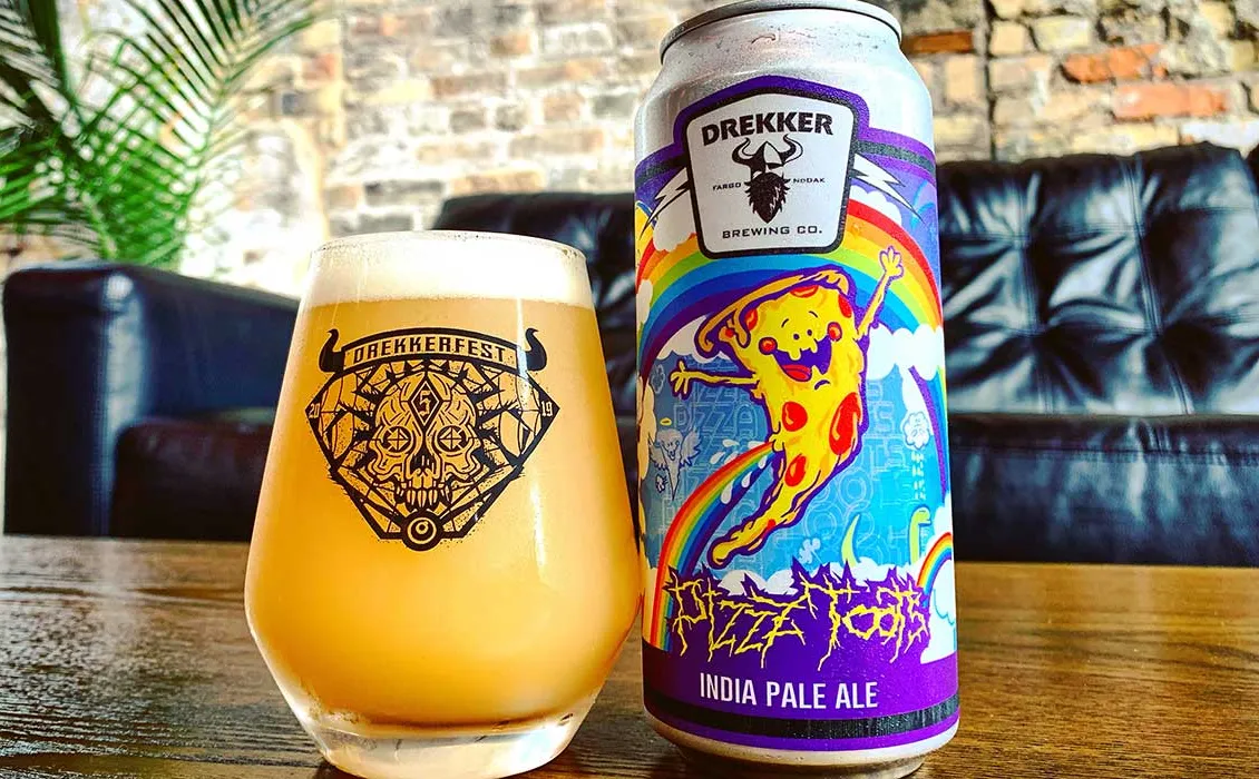 ドレッカー醸造ピザトゥーツラベル' title='隠されたシンボル イースターエッグとドレッカーのビールアートのダークな世界