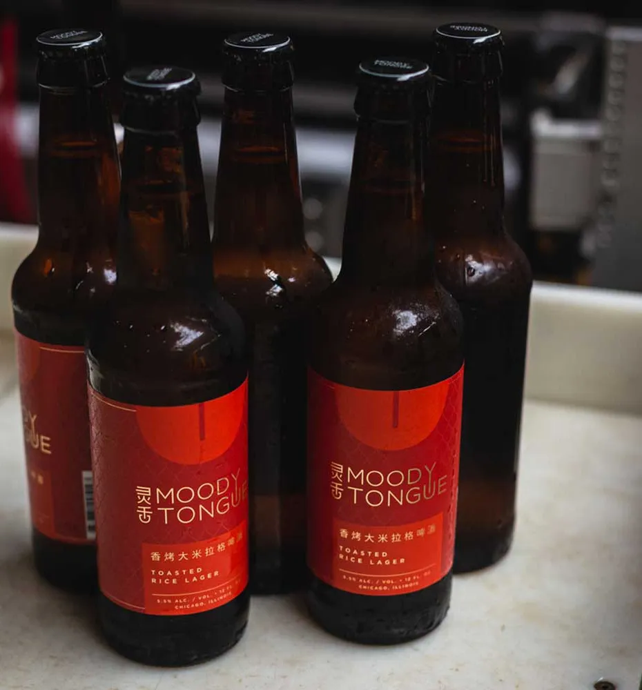 bottiglie di birra chiara di riso tostato di Moody Tongue' title='I birrifici artigianali ritrovano sapore e flessibilità con il riso