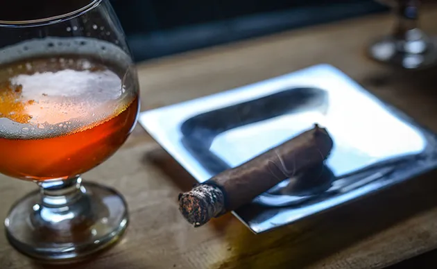 Kézműves sör és szivar' title='Kézműves sör és szivar párosítása: az alapok