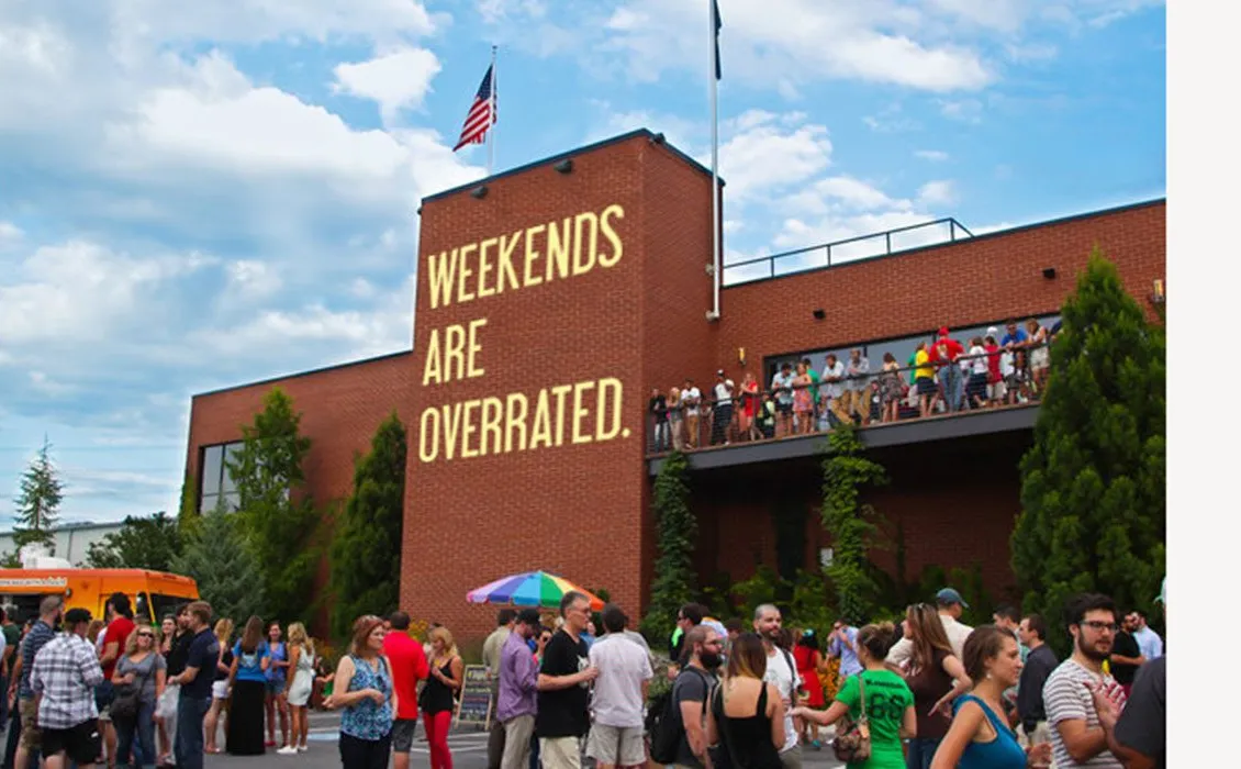 Montagnacht bereitet sich der Aprilscherz vor' title='10 Brauereistreiche, die Sie am Aprilscherz 2017 vielleicht getäuscht haben