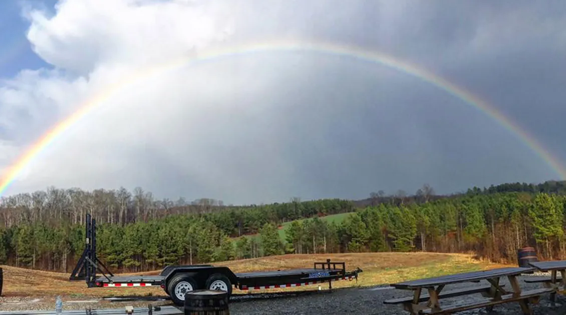 FOTO: Full Rainbow aparece en Virginia Craft Brewery el fin de semana del Día de San Patricio