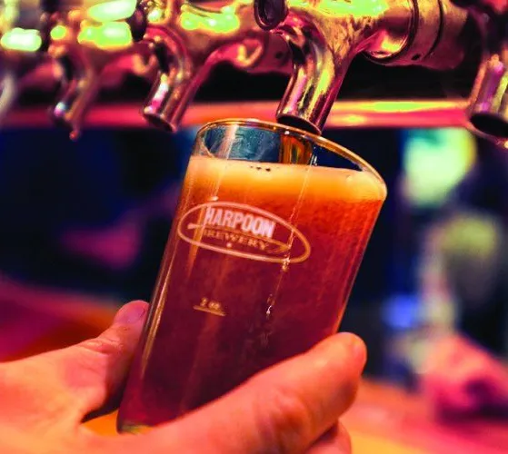 Harpoon Brewery는 초보자에게 맥주 사업에 참여할 기회를 제공합니다
