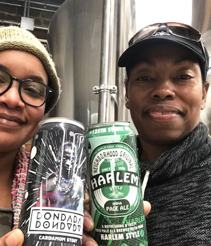 Briana Brake et Celeste Beatty' title='Briana Brake et Celeste Beatty sur Ghosts and Beauty à Rocky Mount NC