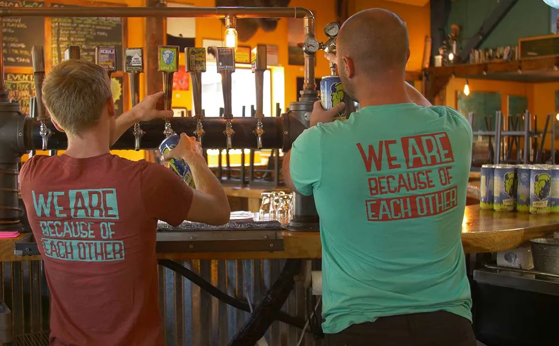 Från konfliktzoner till hantverksöl: Imagine Nation Brewing