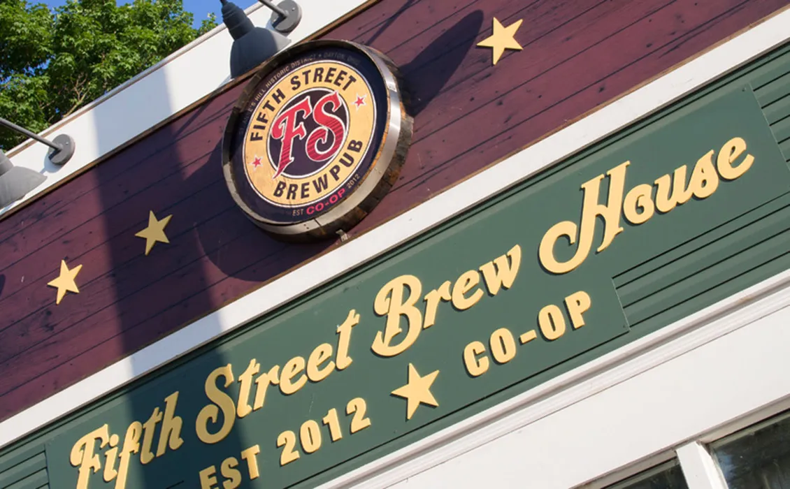 Fifth Street Brewpub: 이웃들이 협동 양조장을 시작한 방법