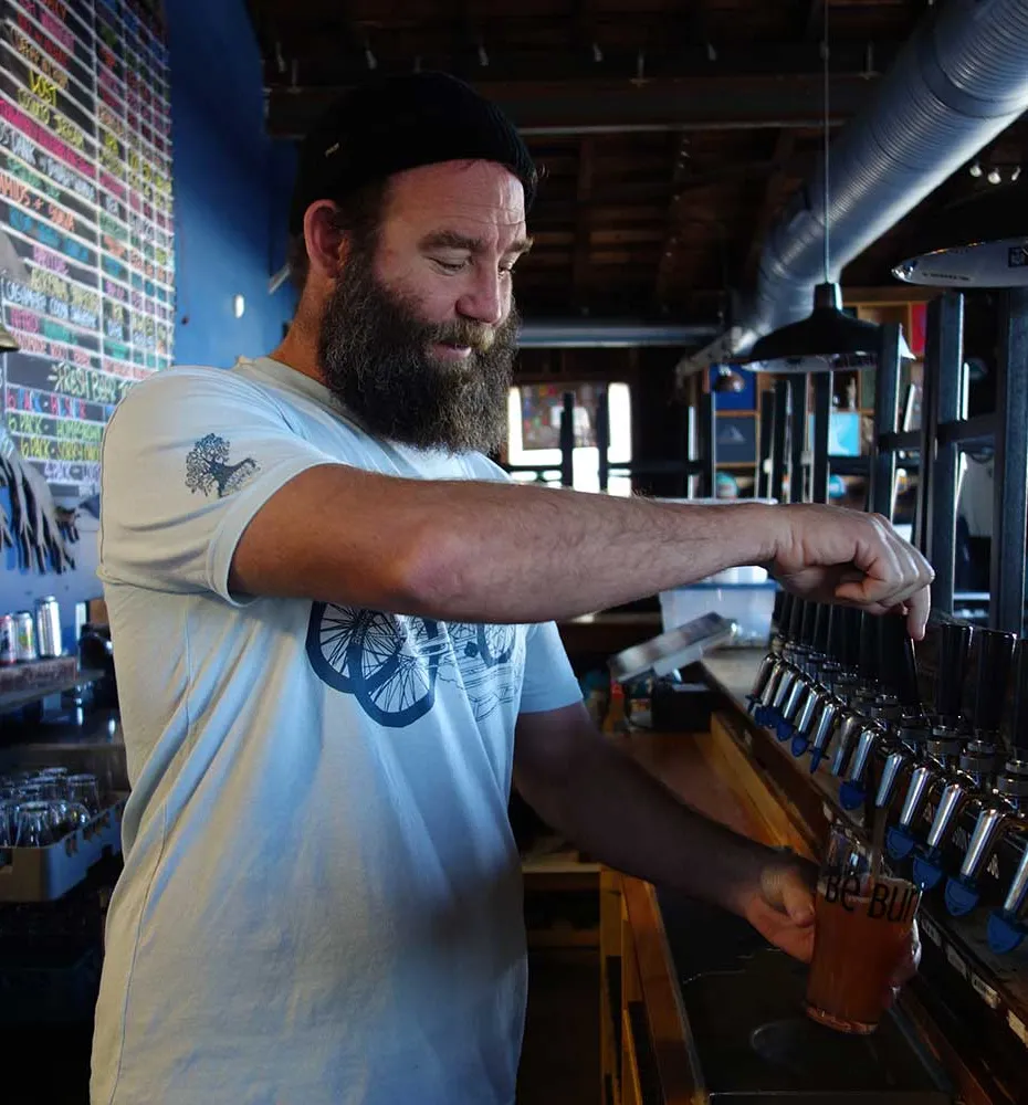 brian brushmiller burley tölgy' title='A Burley Oak alapítója megígérte, hogy kicsi marad