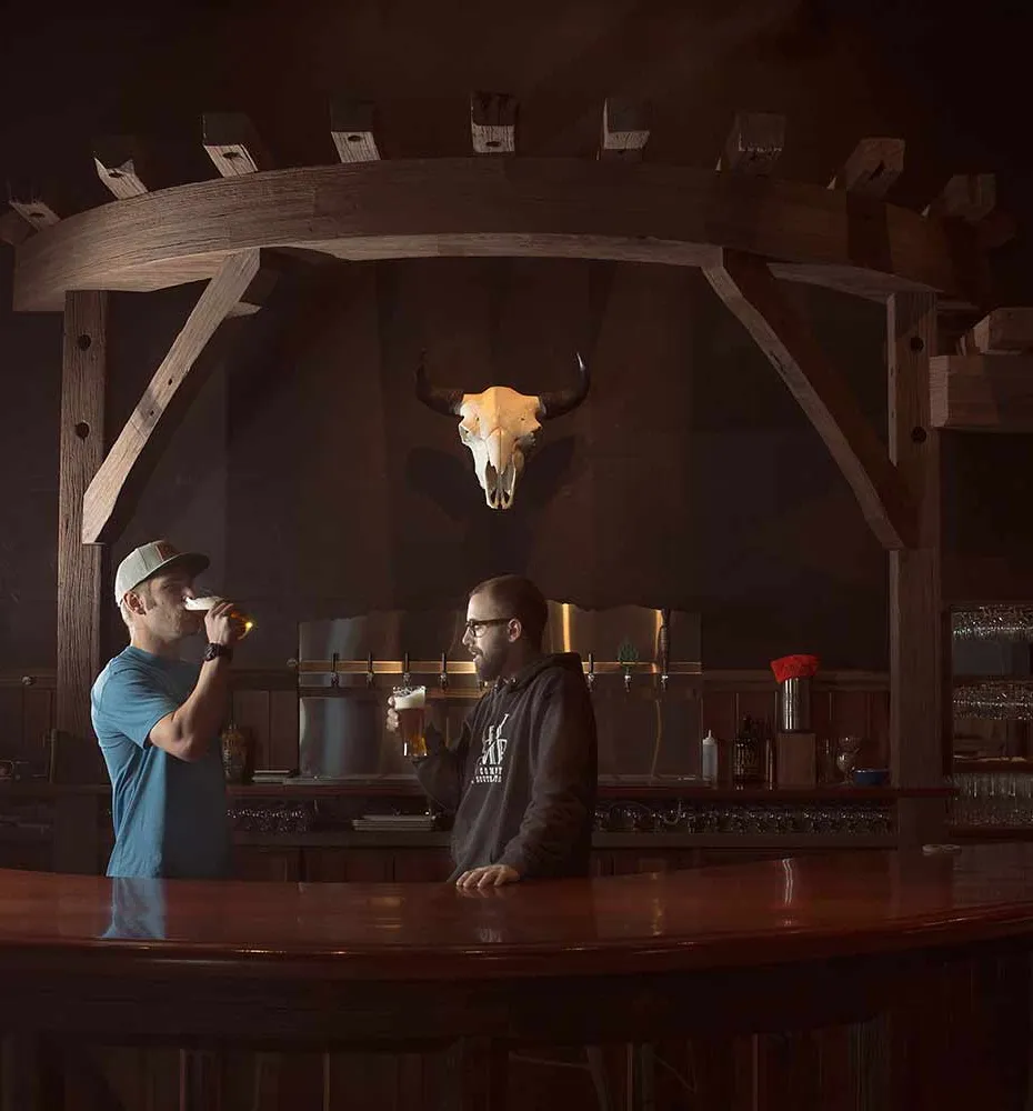 fondateurs de la brasserie Hay Camp' title='Le vaisseau mère vous appelle : l’espace à usage mixte de Hay Camp Brewing