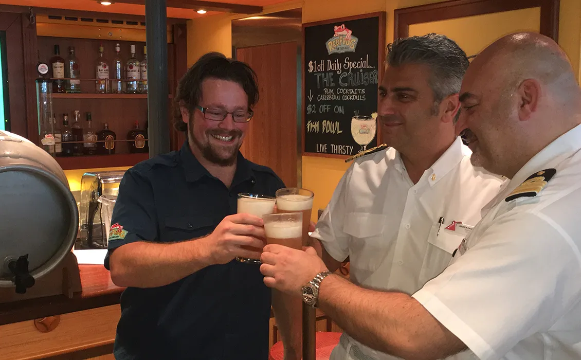 Een kijkje in RedFrog, de eerste cruiseschipbrouwerij aan boord