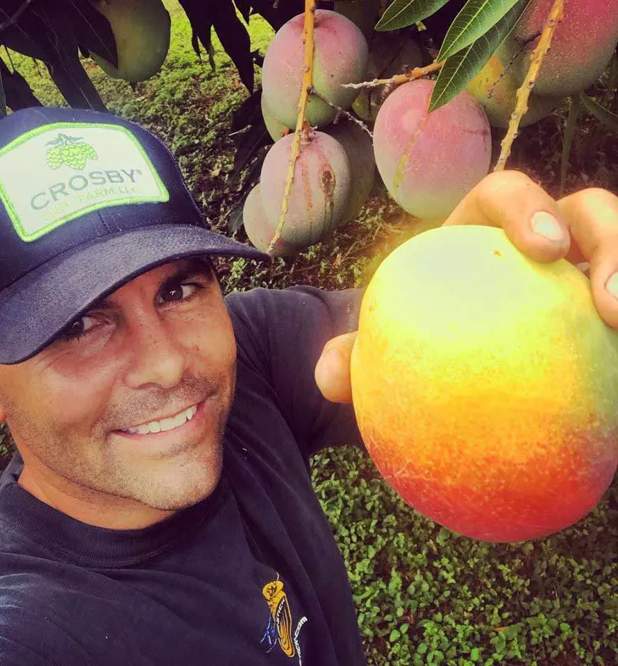 lanikai bryggeri öl ingredienser' title='Father Surfer Brewer: Medgrundare av Lanikai Brewing Talks Pursuing Passions