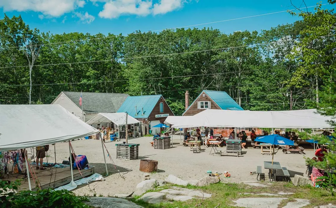 funky bow-brouwerij' title='Het openen van een brouwerij helpt vader en zoon te genezen van jarenlange stilte