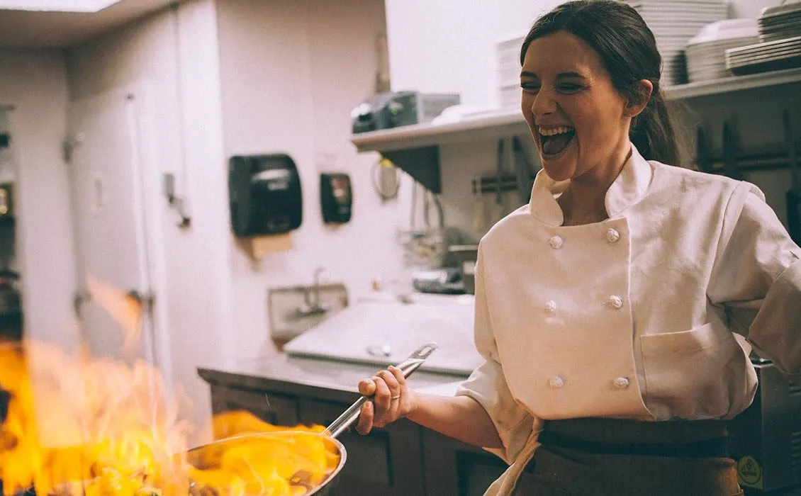 셰프 레아 유잉 내쉬빌' title='Leah Ewing 셰프: Fry Maven에서 Fat Bottom Brewing까지