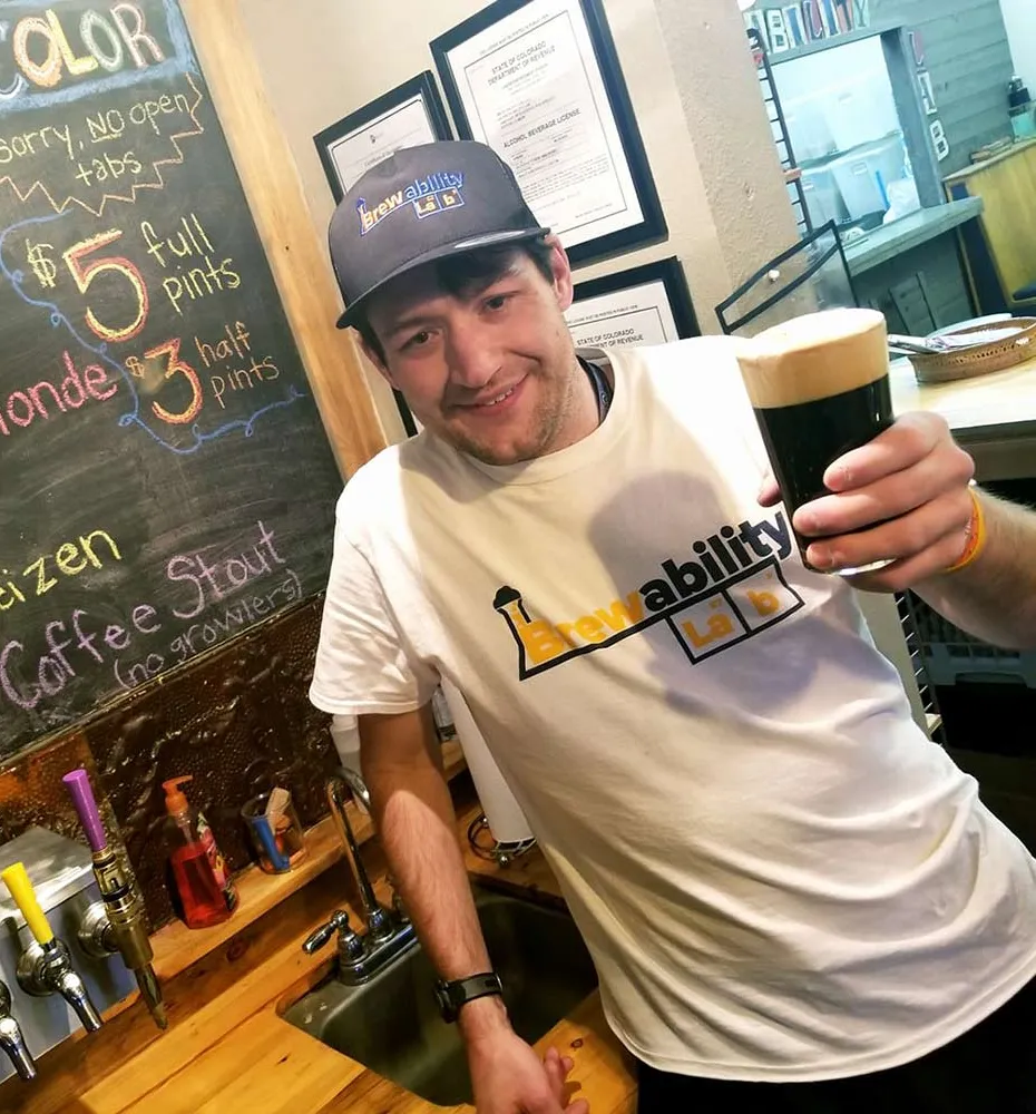 양조성 연구실' title='덴버의 Brewability Lab은 특별한 도움이 필요한 성인에게 직업 목적을 부여합니다