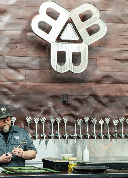 nettoyage des lignes de traction chez les frères Bissel' title='Ébaucher une solution : dans le monde sale du nettoyage des conduites de robinetterie