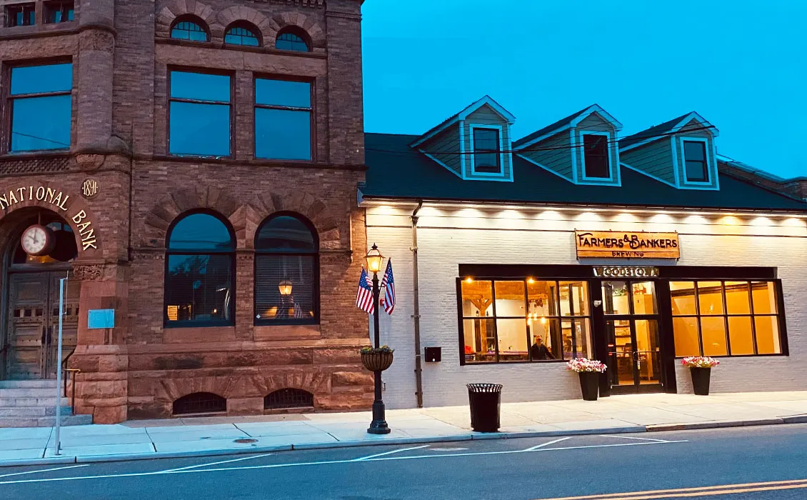 boeren en bankiers brouwen buiten' title='Vijf unieke plekken om een ​​biertje te drinken