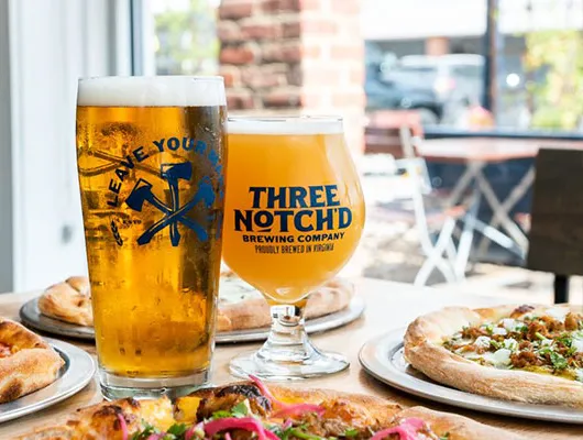 øl og mat fra tre hakk brygging' title='Blandede drinker: The Lure of Beverage Trails