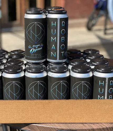 tasainen 16 unssia korkeita ipa-tölkkejä' title='Viisi nuorta panimoa, joista kuulet pian