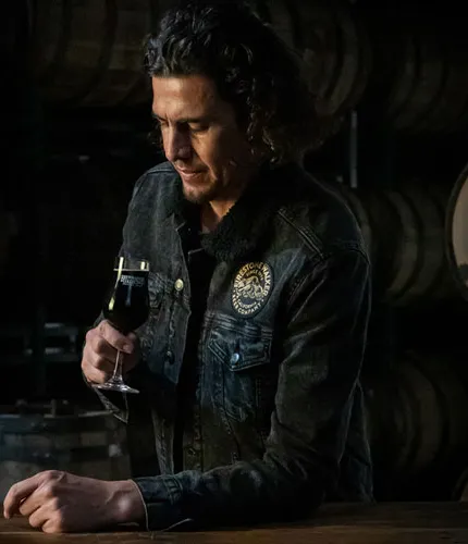 Eric Ponce contempla l'idea di bere' title='Flavour Forward: birre ispirate ai cocktail