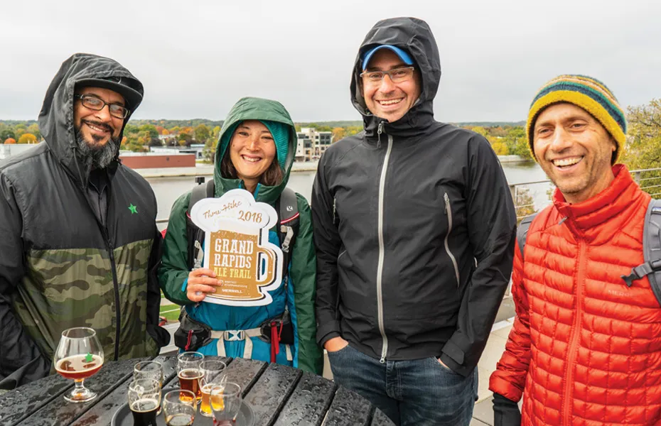 Teilnehmer des Grand Rapids Ale Trail' title='Ein Spaziergang durch Geschichte und Rasse in Beer City USA