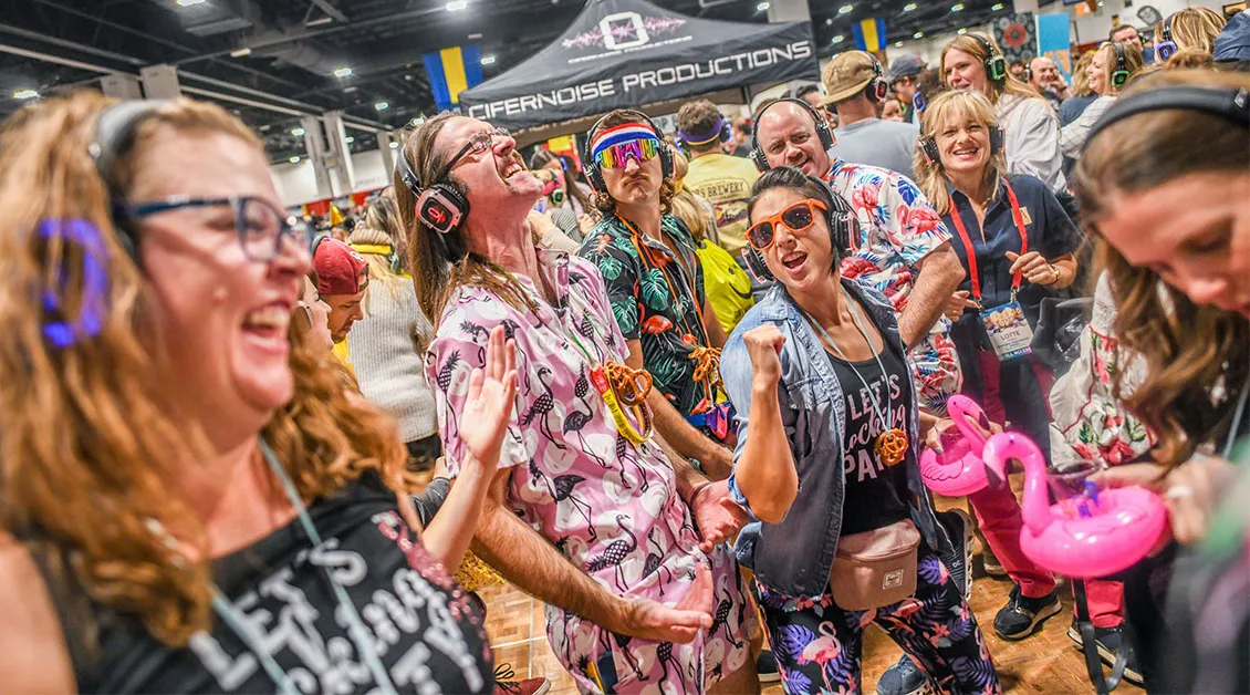 dans på den store amerikanske ølfestivalen' title='10 grunner til å delta på Great American Beer Festival