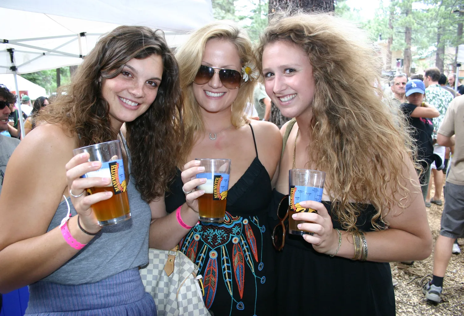 Il 22° Mammoth Festival annuale delle birre e del bluesapalooza unisce il meglio della birra artigianale e il leggendario blues in quota