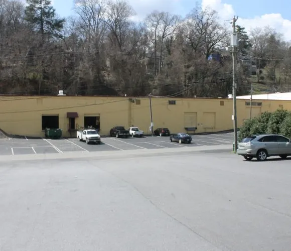 Hi-Wire Brewing은 생산 시설 위치를 발표했습니다: 애슈빌 빌트모어 빌리지에 위치한 Two Huntsman Place.