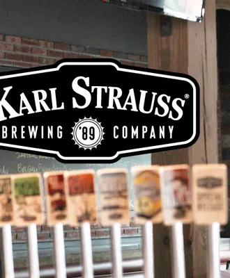 Karl Strauss s'étend dans l'Empire intérieur, une pinte à la fois