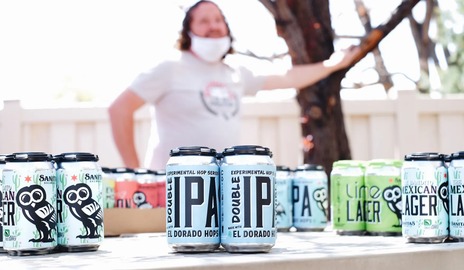 Sanitas Brewing Company abre un bar al aire libre y un patio ampliado