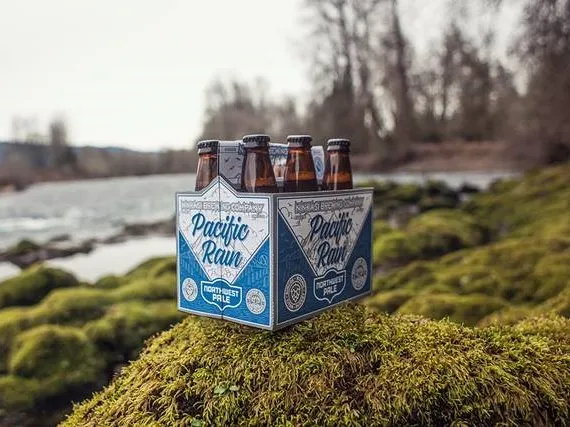 Pacific Rain で北西部を体験—ニンカシ ブリューイング カンパニーの NW ペール エール