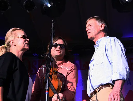 Andre årlige VIVA LYONS-innsamlingsarrangementer feirer Colorado Flood Recovery i Lyons, CO.