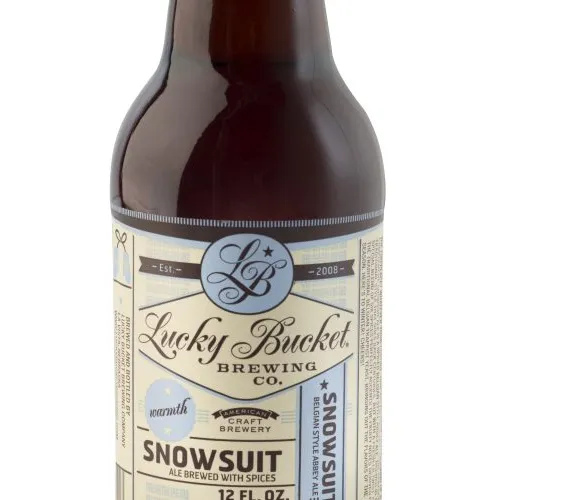 Lucky Bucket Brewing Company는 Snowsuit Winter Abbey Ale과 새로운 휴일 시간을 다시 환영합니다.