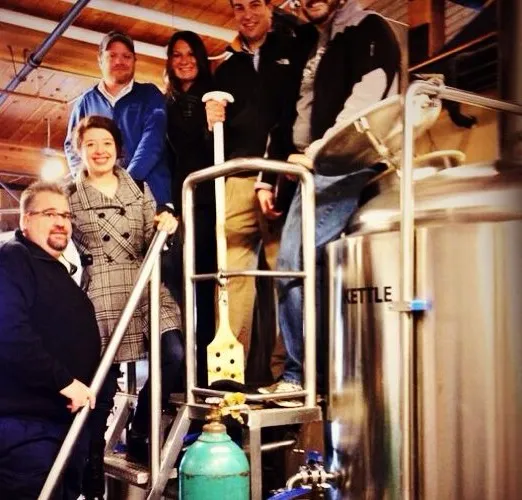 Pikes Peak Brewing Co e Old Chicago si uniscono per preparare una birra per il giorno di San Paddy.