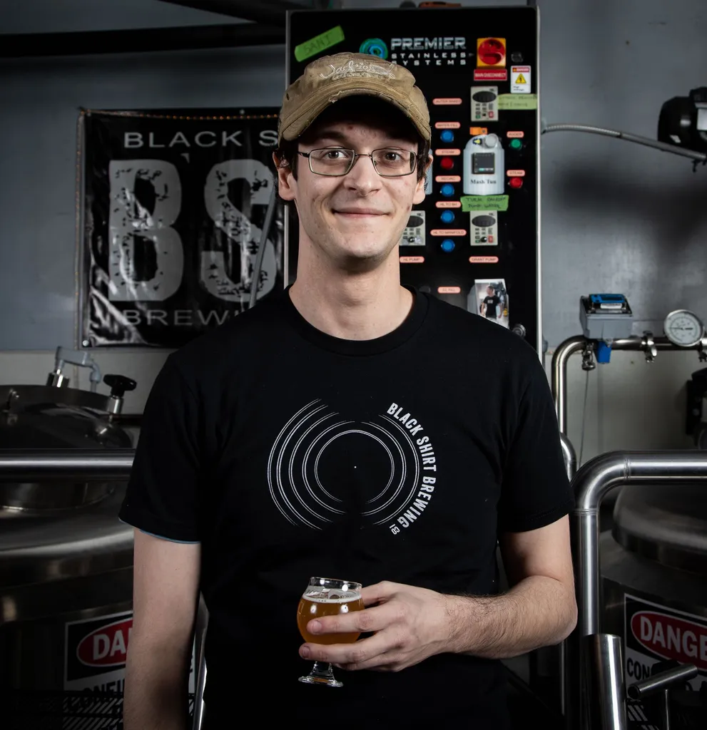 Black Shirt Brewing Company는 새로운 수석 브루어 David Sakolsky를 환영합니다.