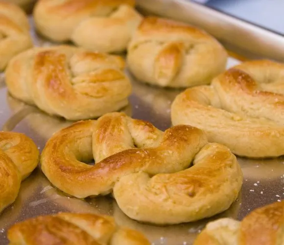 Sütőtökös sörperec két mártogatós szósszal