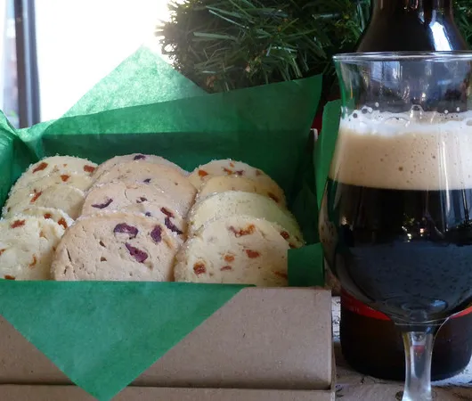 Fremont Brewing Abominable Winter Ale을 곁들인 홀리데이 사블레